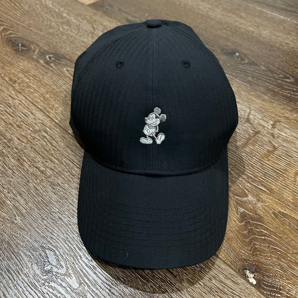 Disney Nike golf hat with Embroidered Mickey Character black